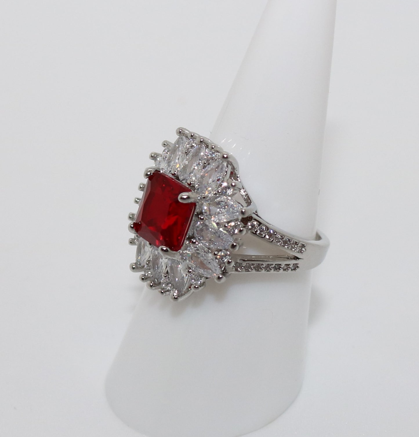 Floral Ruby Zirkonia Ring